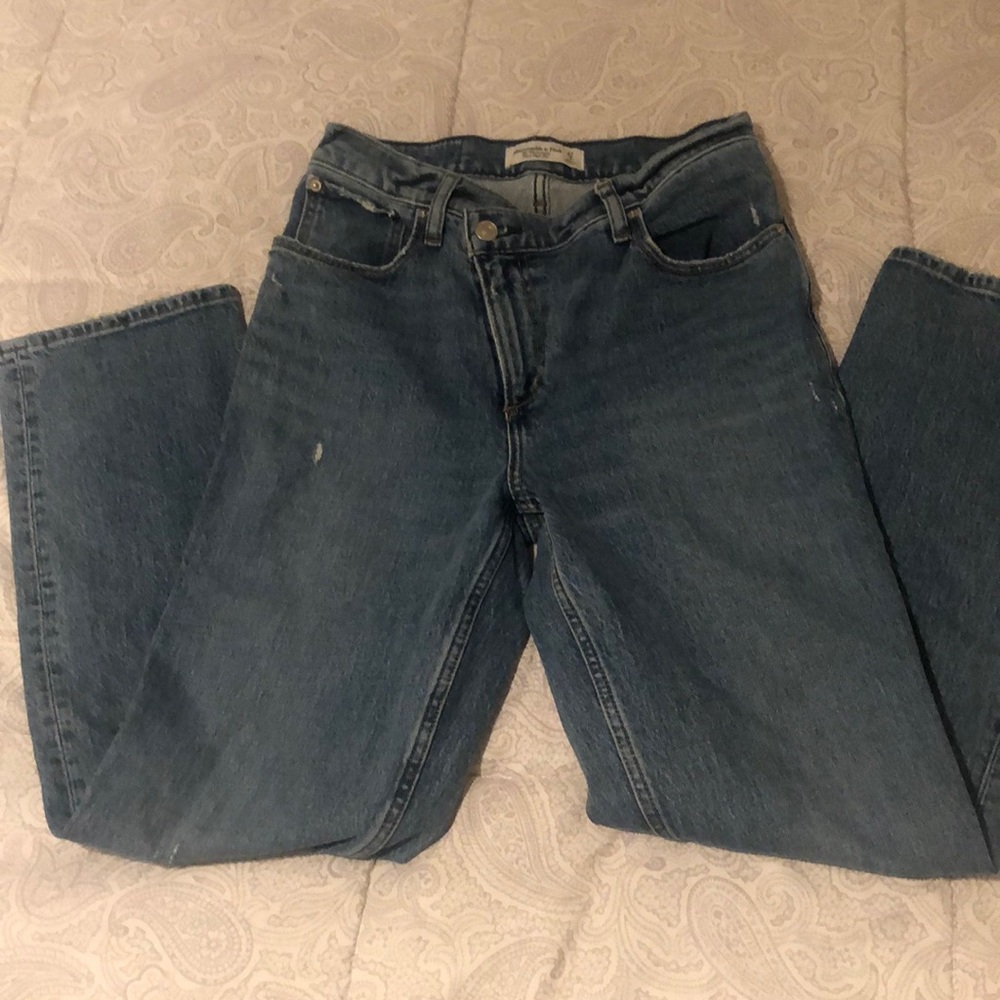 Abercrombie and Fitch The’90s Straight Ultra High Rise Jeans size 27